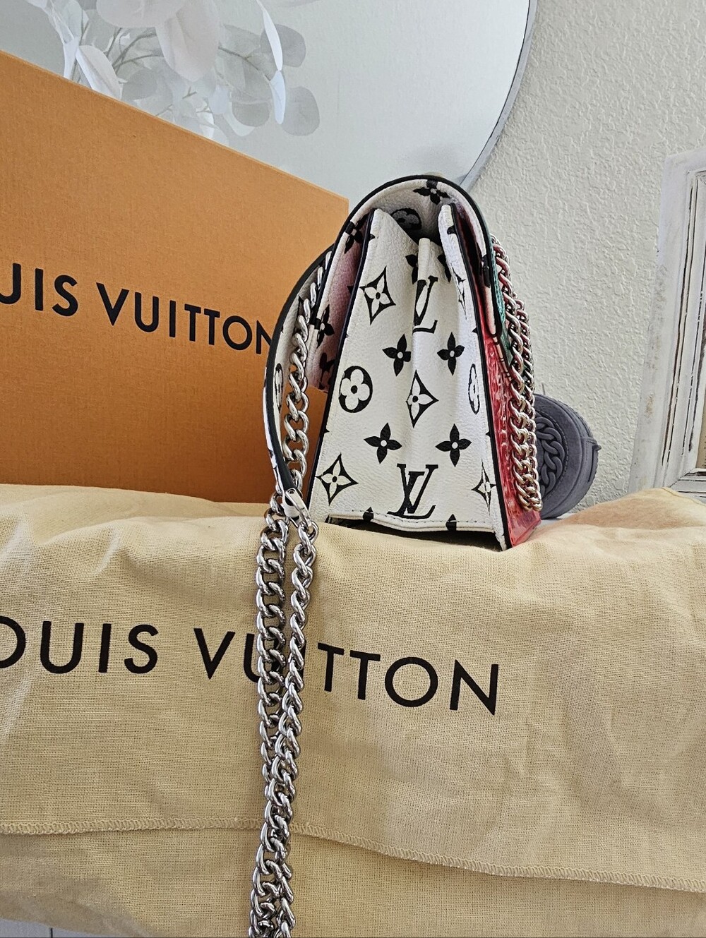 EUC Louis Vuitton Monogram Pink Vernis Wynwood shoulder bag - Picture 4 of 7